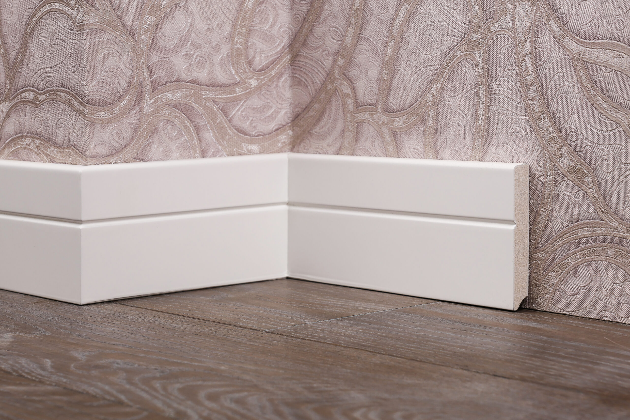 ПФ 11 Плінтус МДФ фарбований ПФ-11 (80х12х2500) - Зображення 1