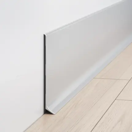 Плінтус алюмінієвий 60мм накладний (срібло)