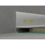 Алюмінієвий мініплінтус "антиплінтус" 22х16мм Срібло